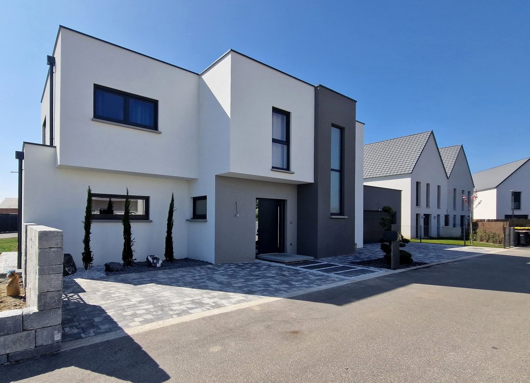 Pavage contemporain réalisé par Jardins du Rhin